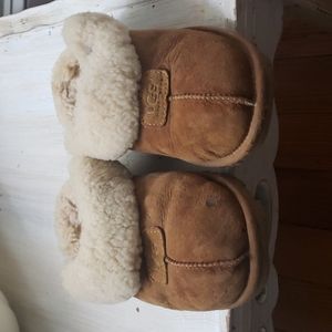 UGG Coquette Slippers, Sized 7 in Chestnut.